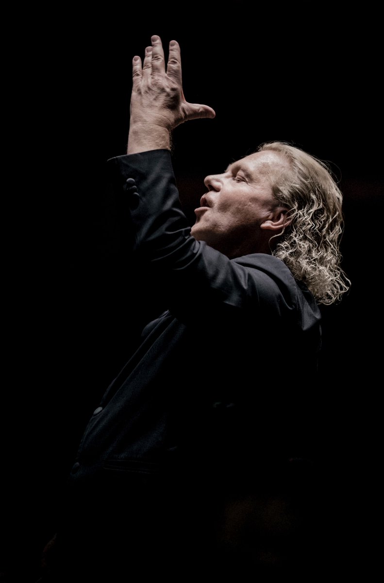 conradvanalphen's tweet photo. Conducting Beethoven 9 #StuttgarterPhilharmoniker. More than a tradition, the relevance of this timeless monument is staggering.
Saturday 30 December, 19.00
Liederhalle Beethovensaal #Stuttgart
SKS Erwin Russ GmbH
JAHRESSCHLUSSKONZERT
#OdeandieFreude
https://t.co/0GkqL9mQgb https://t.co/DyWzVQkF5x