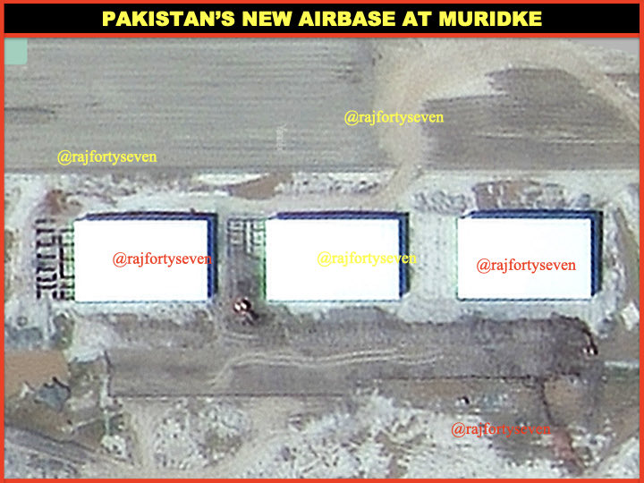 rajfortyseven's tweet photo. #Pakistan the #TerroristNation has constructed an airbase NE of #Muridke.
Runway length 1985m with six hangars of 40m X 23m size .
#India needs to monitor this crazy site for more signatures.
Kindly read my article detailing #ZeroRange #nuclear strategy:
https://t.co/uRyQA88Lxv https://t.co/jgT7BTnXSz