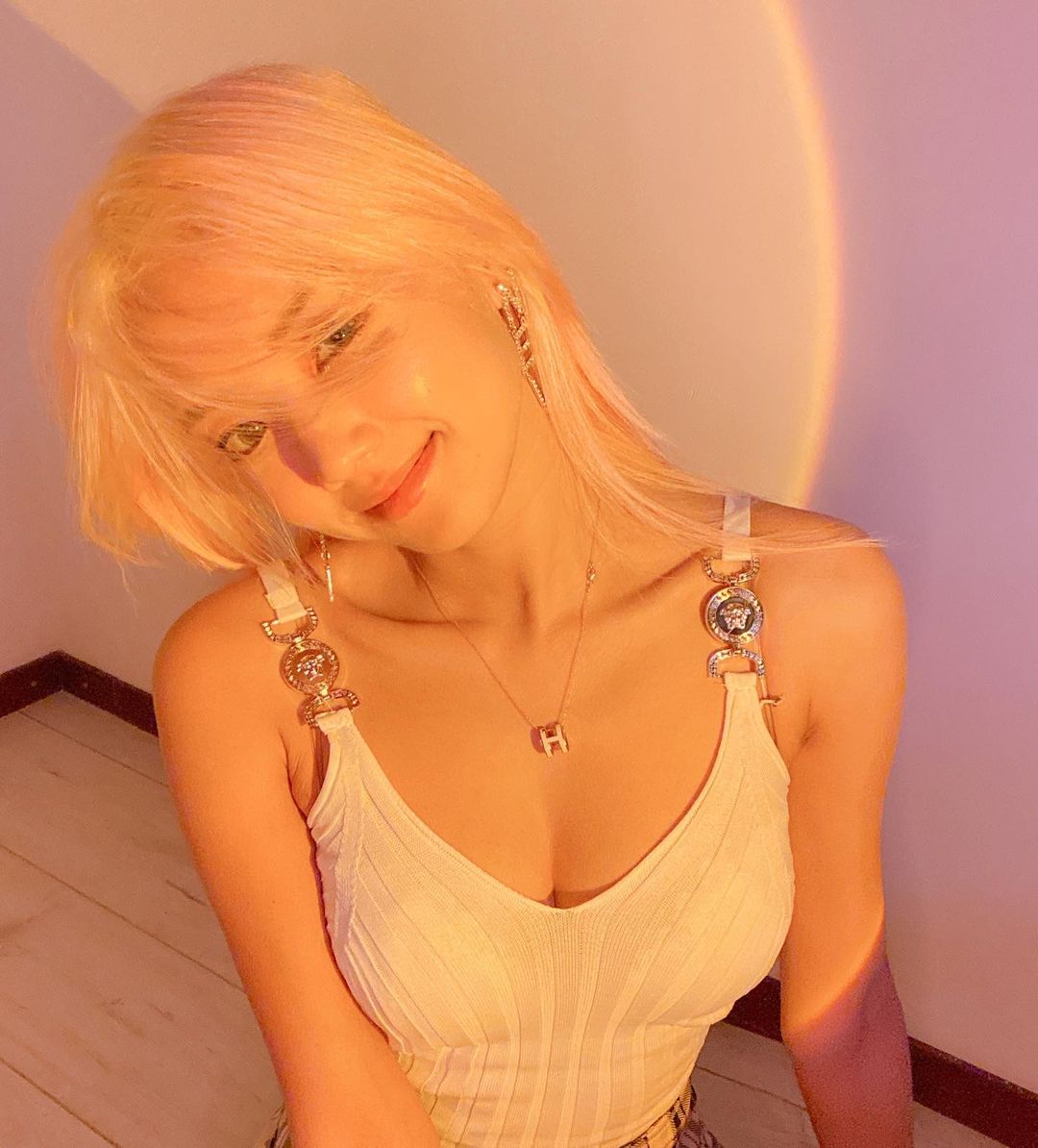 Tôi muốn gặp một người bạn phụ nữ yêu thích văn hóa và muốn khám phá các buổi biểu diễn, triển lãm và di tích lịch sử.