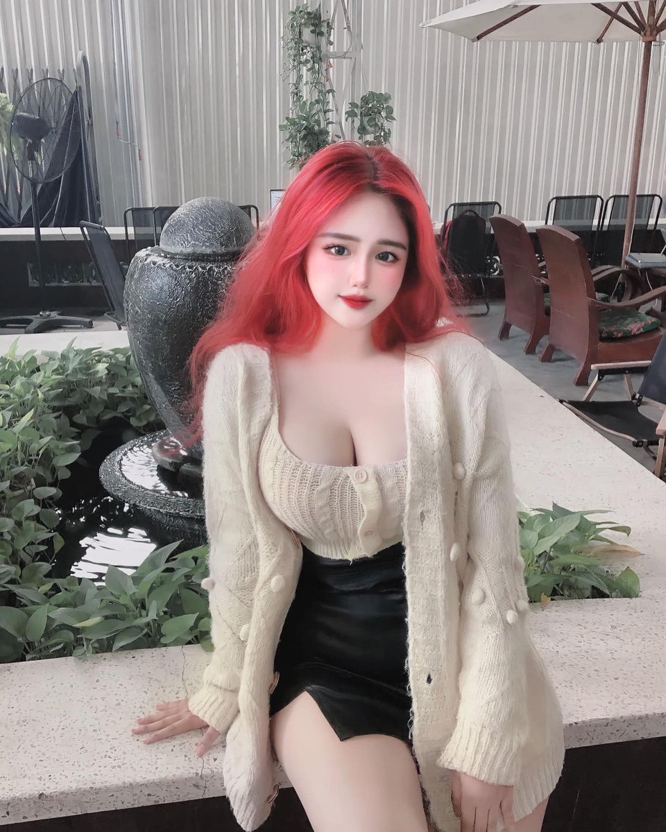 Xin chào! Tôi là một người đàn ông yêu thích thiên nhiên và cuộc sống đơn giản, muốn tìm một người bạn đời chia sẻ niềm vui và bình yên.