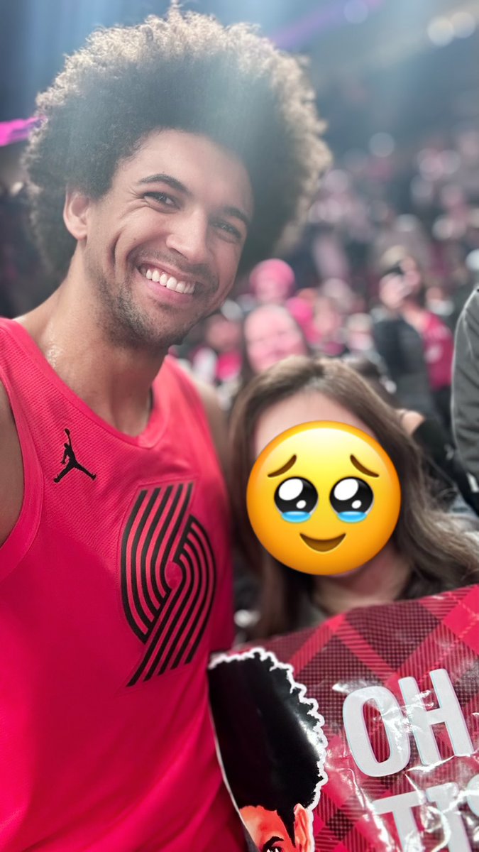 りすこ tweet media