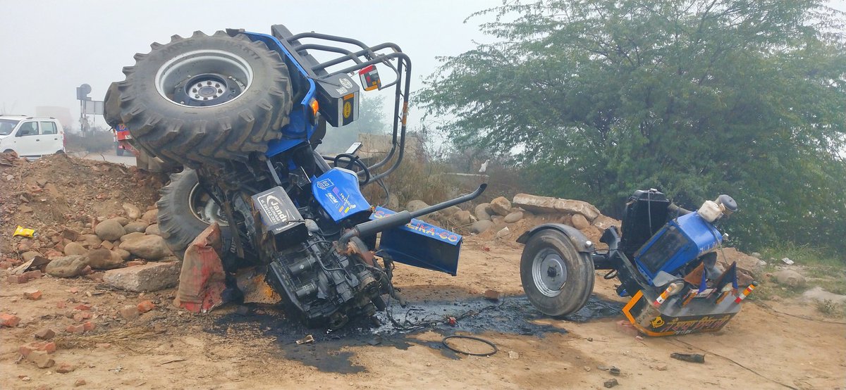 MauryaKumar8's tweet photo. On patiala-bhawanigarh road on NH 07 more than 50 accidents are taking place due to non completion of stretch on NH07 near petrol pump.

Concerned contractor who is not completing the work must be held responsible for the loss of lives.
Strict action must be taken https://t.co/I7BiD7AkJB