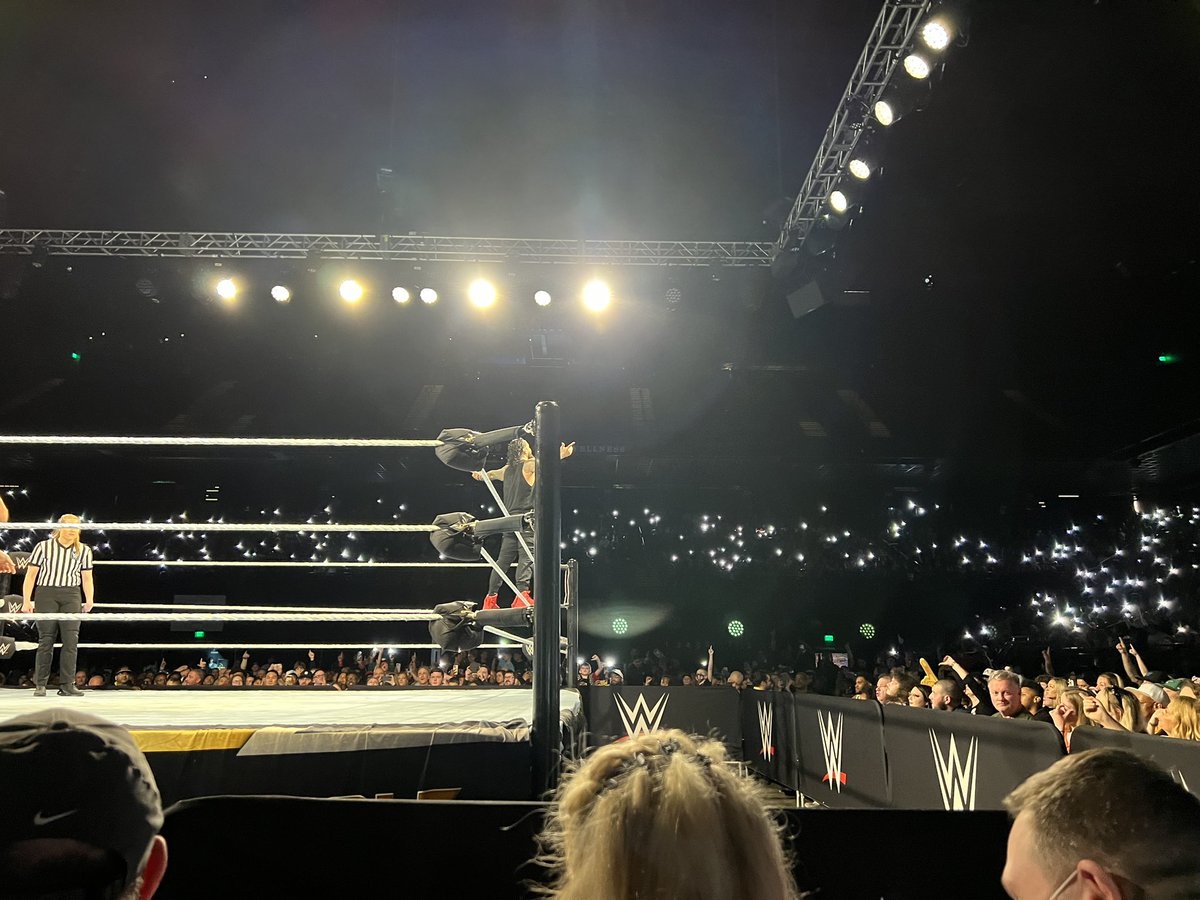 FttezPod's tweet photo. @WrestleTix Lighting issues during Knight/Uso…the fireflies came out https://t.co/PdkHieNh8k