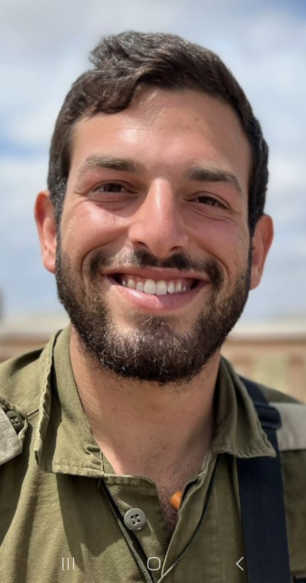 iahmedsalih's tweet photo. صباح ٢٧ ديسمبر .

إسرائيل تستيقظ علي مقتل يارون اليعازر نائب قائد كتيبة شاكيد في لواء جفعاتي - قوات النخبه وهذه الكتيبه مسؤوله عن دمار فادح في بيت حانون وتم السماح بالنشر انه تم قتله قبل ساعات هذه الليله في شمال قطاع غزة ومعه ضابط و جندي من الوحده الخاصه بالاضافه الي نقل اكثر من مصاب حالتهم خطره