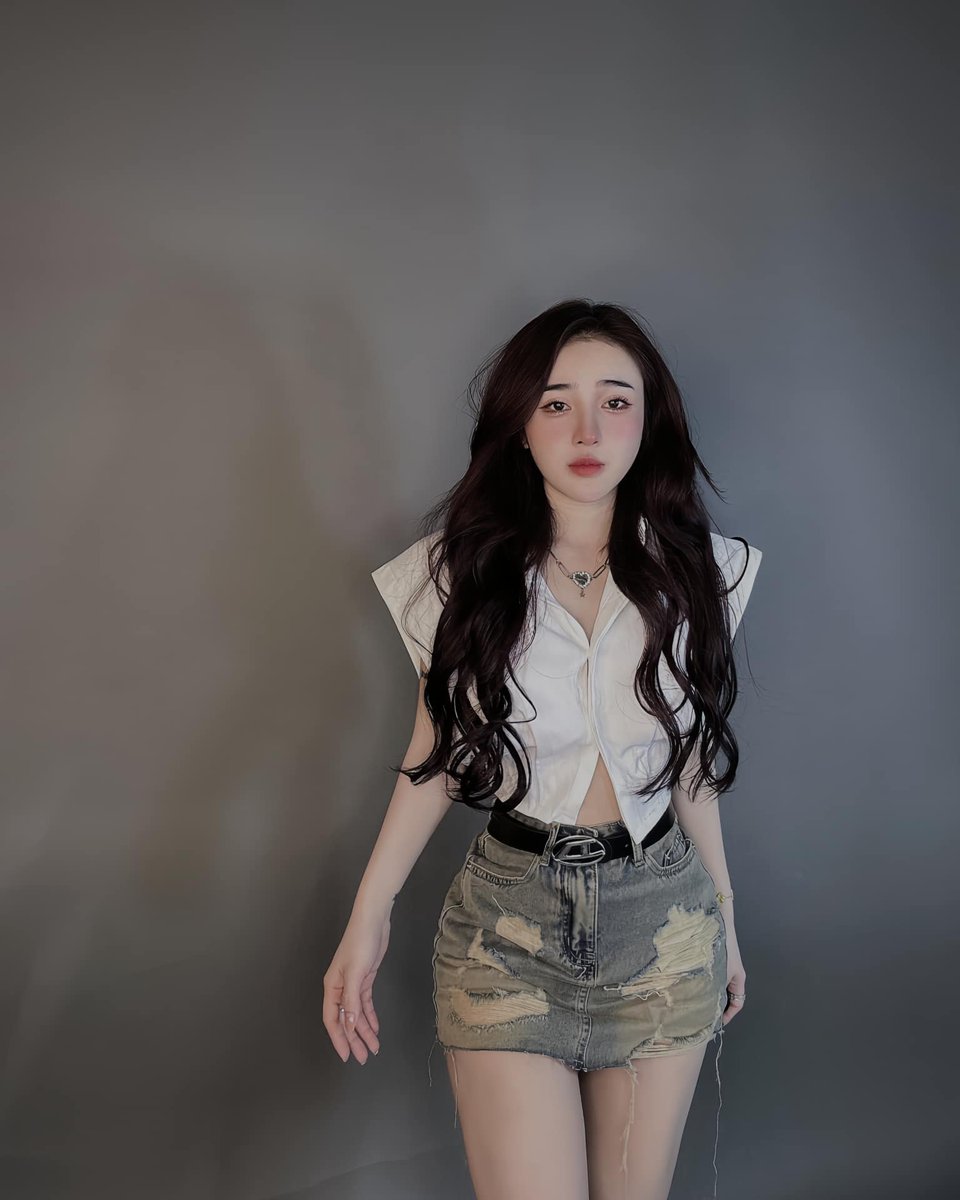 Chào em! Tôi là một người phụ nữ tận hưởng cuộc sống và yêu thích âm nhạc, hy vọng tìm được một người đàn ông có cùng đam mê và sự sáng tạo.