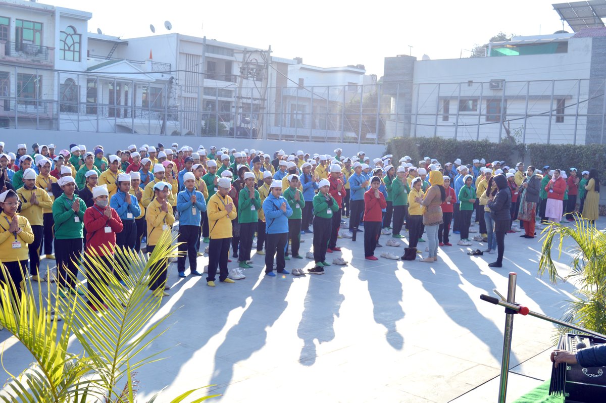 Saupins_School's tweet image. 🌟 Today, our school held a Special Assembly for Veer Bal Divas, honoring the bravery of young souls. Amidst the usual proceedings, the air was filled with joy as children melodiously sang shabads, adding a touch of spirituality to the gathering. 
#VeerBalDivas #SpiritOfUnity