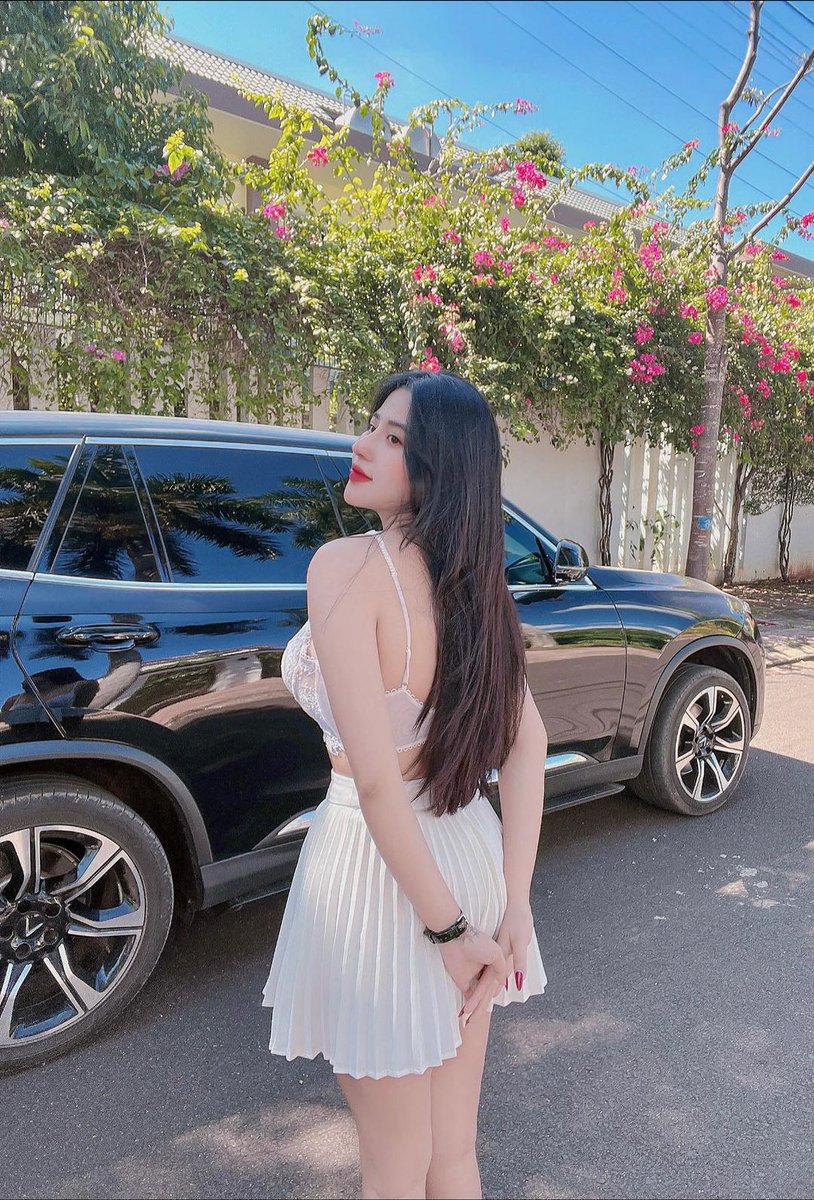 Tôi là người yêu thiên nhiên và cuộc sống bình yên. Hãy cùng nhau khám phá những nơi tuyệt vời trên thế giới.