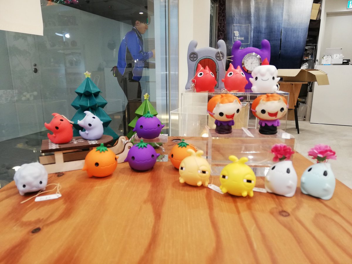 okametzino09's tweet photo. #モンスターファクトリー さんの個展へ行って来ました!
可愛い世界でした♥♥♥
皆さんぜひご覧になってください✨
ギャラリーの方も優しくてお世話になりました🙇♀️
お目当てのピンクのニャアニャお迎え♥
お帽子売ってて嬉しかった!
めっちゃ可愛いよぅ♥️♥️♥️
大切にします😊
#T_BASE #ソフビ https://t.co/xReN4pm4Rt