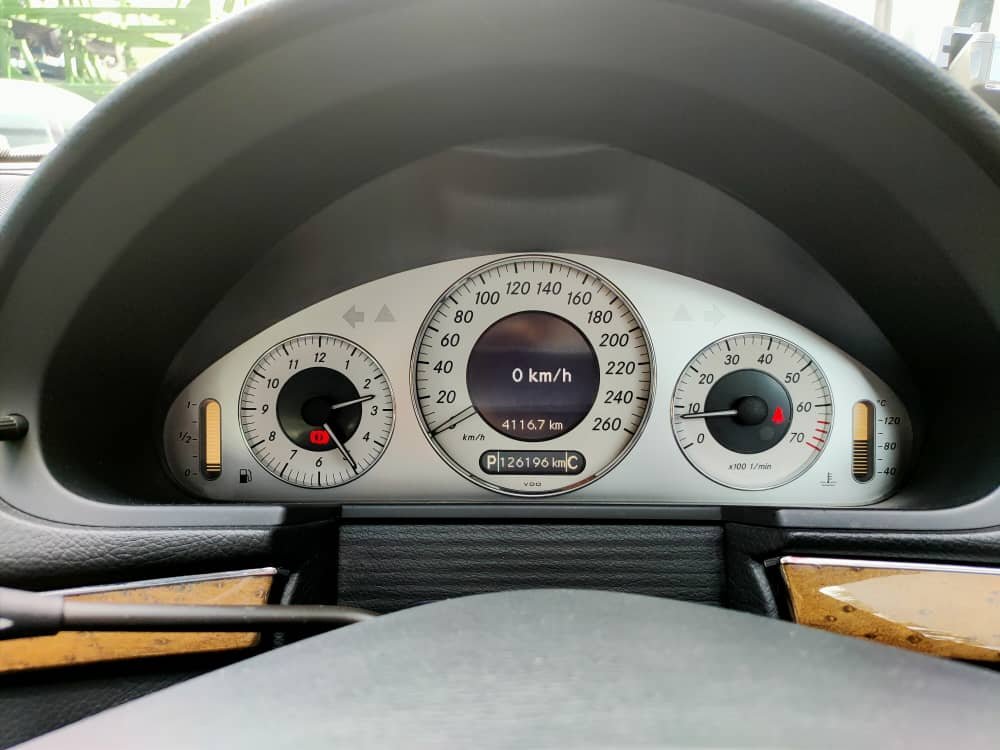 Mercedes W211 E200 White Base Speedometer / Cluster #ForSale 

Shop Genuine Used Spares at #PropelAutoParts #SG 

#ScrapYard #PreOwnedcarparts #Useditem #SalvageCars #W211 #E200 #Speedometer #Instrumentcluster #Shoponline #MercedesBenz #MercedesParts #Interior #Genuine #ShopNow