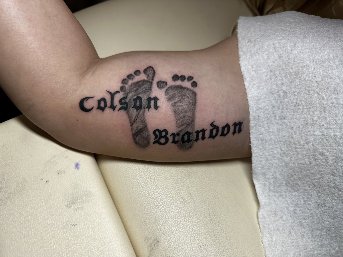 CameronBoren12's tweet photo. One of my favorite tattoos I’ve done so far! My own son’s feet!✍️🌊 https://t.co/J6fEbr4fOt
