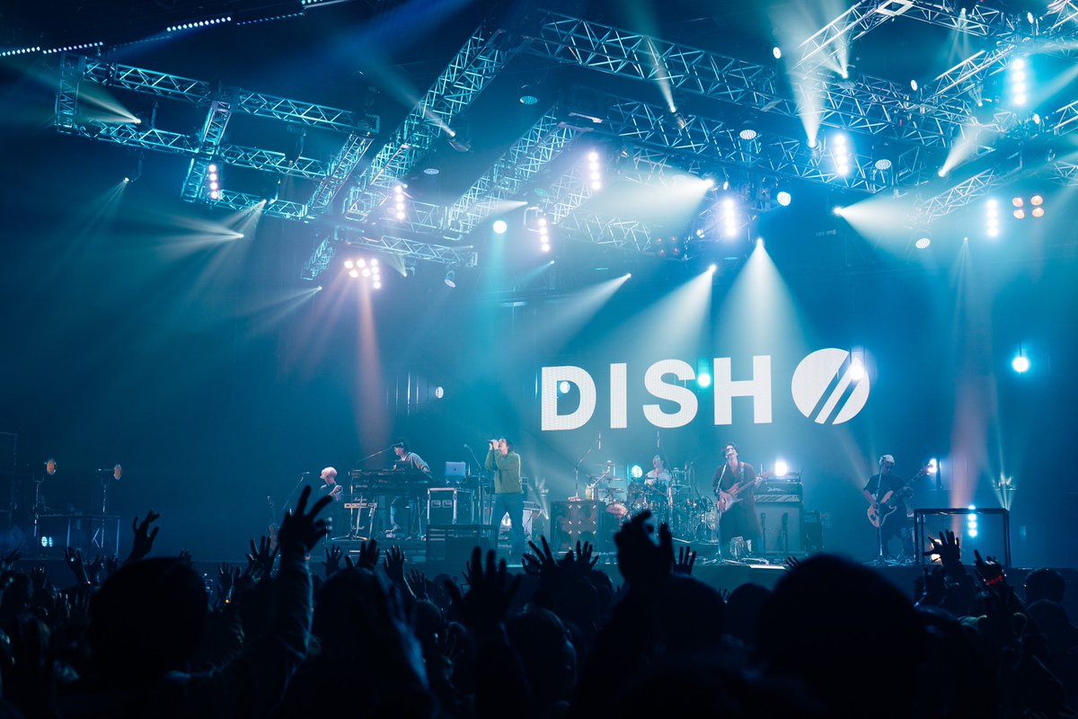 dish_info's tweet photo. 2023.12.27
「FM802 RADIO CRAZY 2023」

＜SETLIST＞

1. HAPPY
2. Get Power
3. 勝手にMY SOUL
4. 猫
5. Dreamer Drivers
6. 万々歳
7. JUMPer 
8. 沈丁花 

🎧https://t.co/mjC33WCzD1

初出演ありがとうございました🔥
引き続きお楽しみください！

@FM802RADIOCRAZY
#レディクレ
#DISHꤷꤷ https://t.co/OhlO0l3yGq