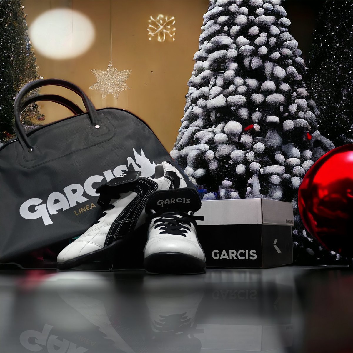 dide_bernal_'s tweet photo. Llegaron los regalos de #Garcis 

Siganme en mis redes para que vean el Unboxing ! https://t.co/jztJ2pYLlq