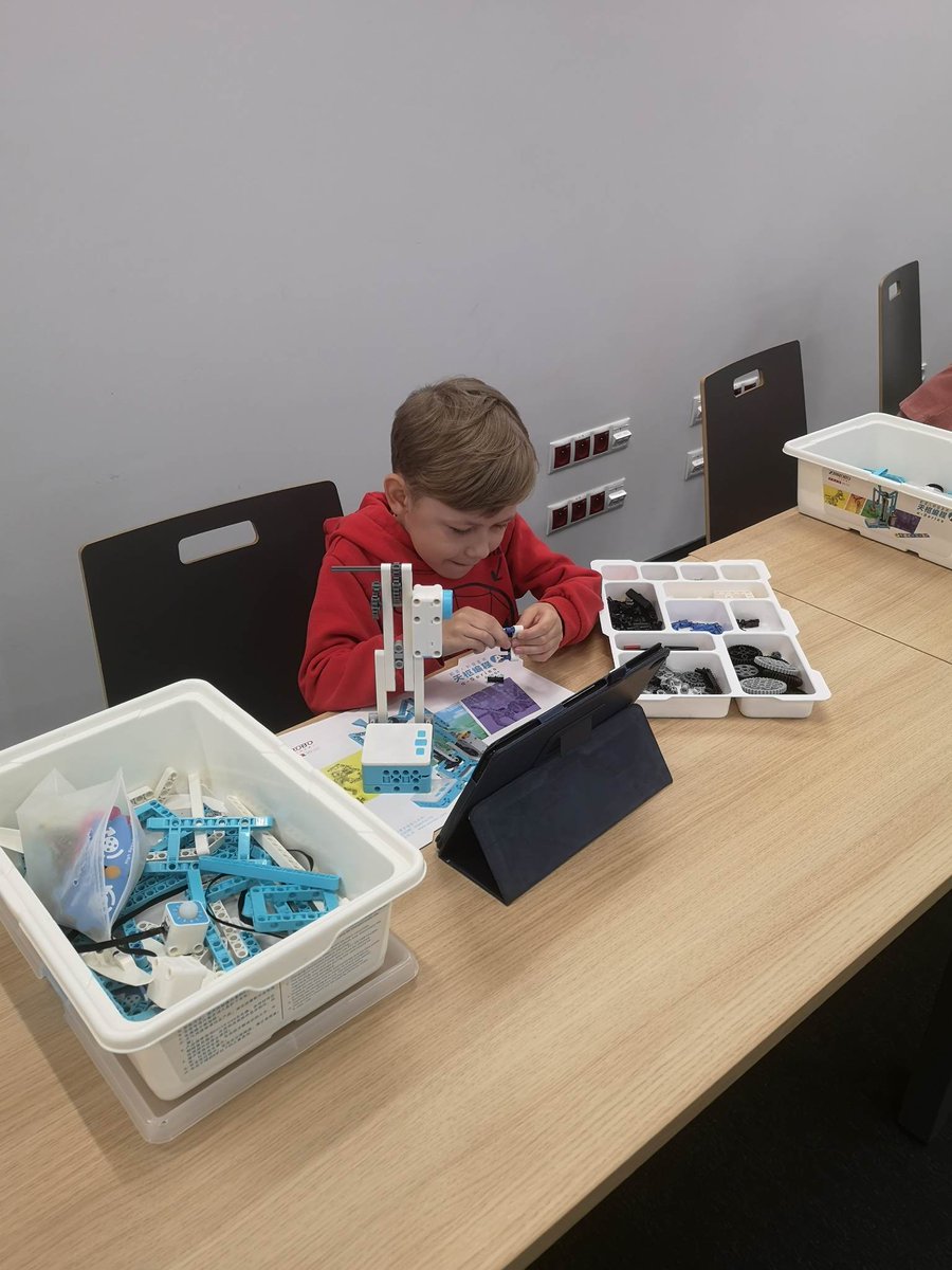 zmrobot's tweet image. More creativity comes from kids's love.
#Robotics #Coding #AI #Teachers #Training #Robot #STEM #Program #Build #Create #STEAM #Stemkids #Scratch #ZMROBO #Education #AlphaX