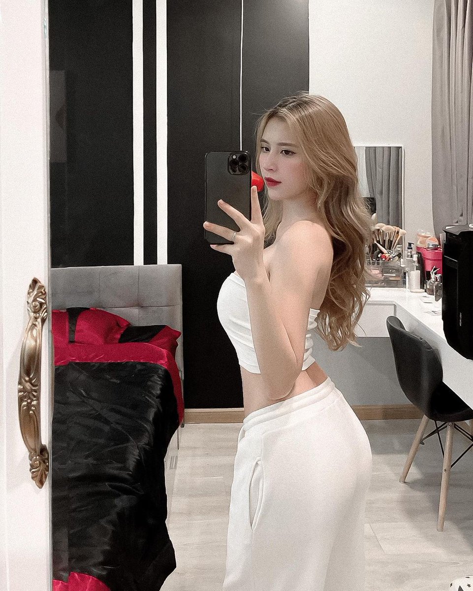 Tôi muốn gặp một người bạn phụ nữ yêu thích nghệ thuật và cùng nhau tham gia vào các khóa học nghệ thuật.