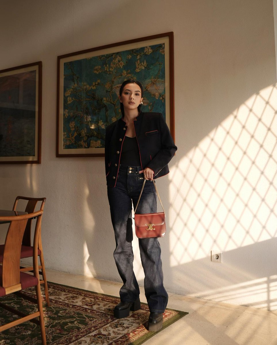 chiya_collins's tweet photo. Today’s outfit 🥰 https://t.co/DT7nPYr6kl
