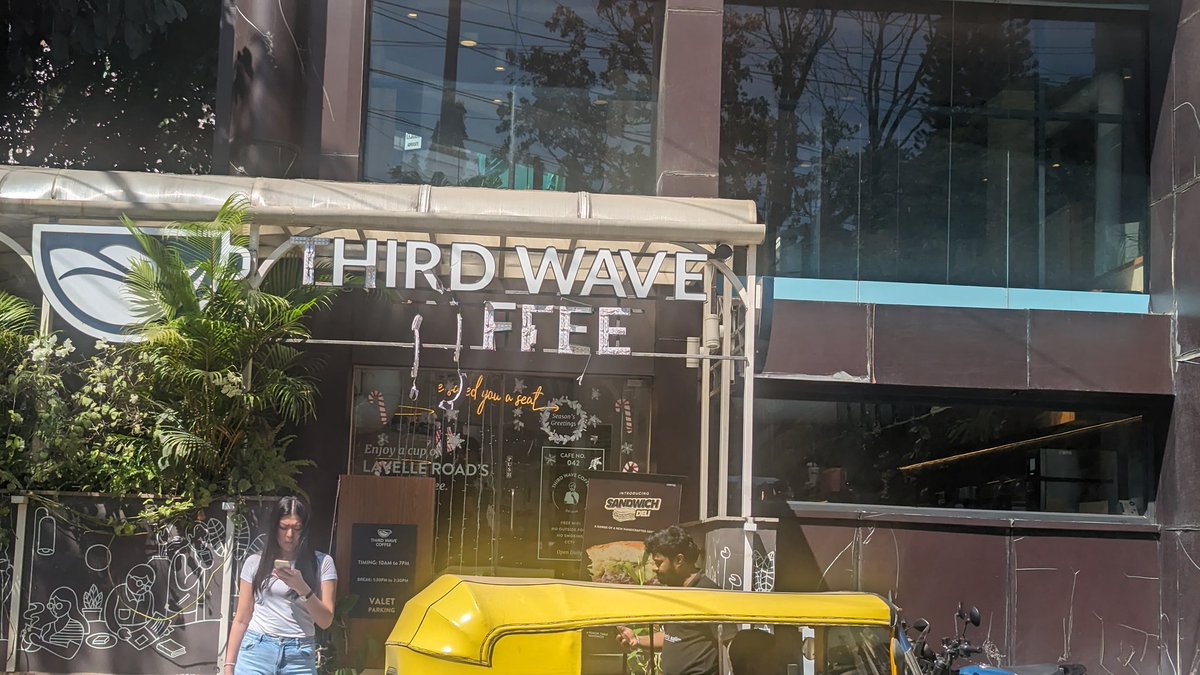 iAnkurSingh's tweet image. This is Bengaluru under Congress rule.

Did you ever hear such news when BJP was in Power?

Whenever Congress comes to power, it incites South Indians against North, North-East, Hindi and now English.

Police mute spectator