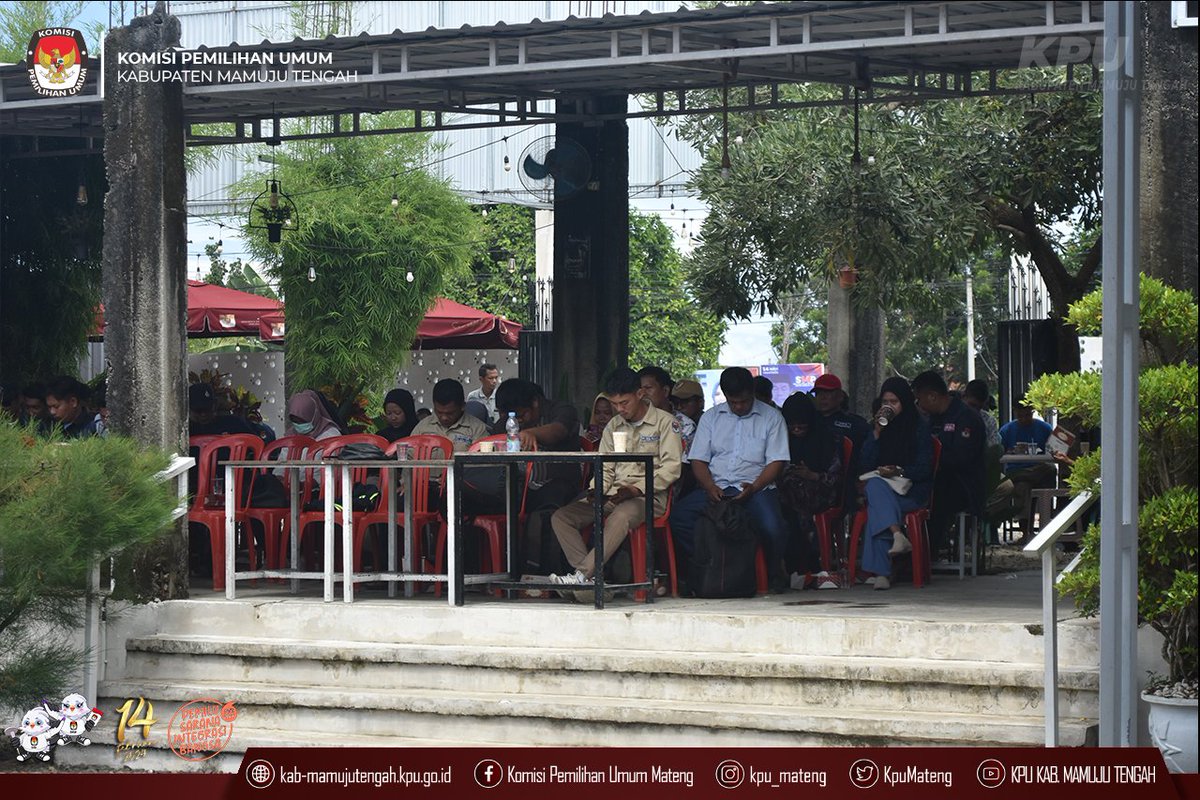 #TemanPemilih KPU Kabupaten Mamuju Tengah melaksanakan Sosialisasi Peningkatan Partisipasi Masyarakat dalam Penyelenggaraan Pemilu Tahun 2024. Mamuju Tengah, (27/12/2023).

#KPUMelayani
#PemiluSerentak2024