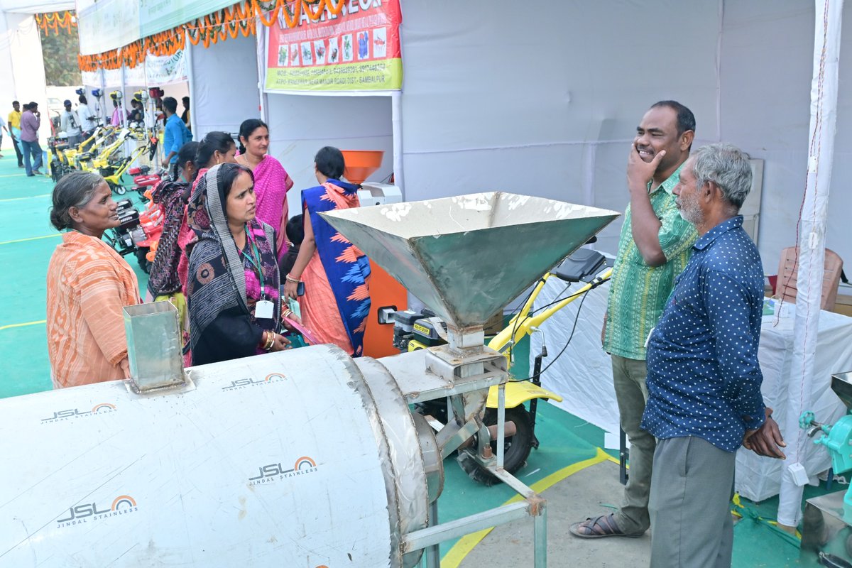 krushibibhag's tweet image. District-level #FarmMechanization mela was inaugurated in Sambalpur on December 26. It was graced by Hon'ble MLA (Rairakhol) Shri. @rohitpujaribjd, RDC (ND) Shri Suresh Chandra Dalei &amp;amp; others. Such melas aim to reduce cultivation costs &amp;amp; promote financial stability of farmers.