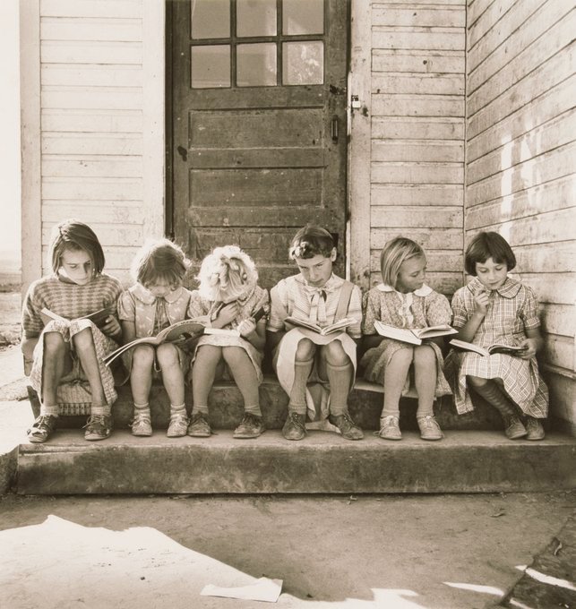 Girls reading, 1939 by US photographer Dorothea Lange #WomensArt