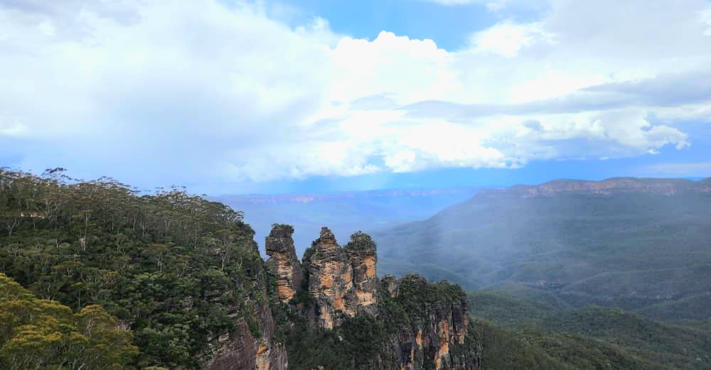 Lost — alone, at the edge of the otherworld...

#BlueMountains #Oz #WritingCommunity #photo 📷 Vikki