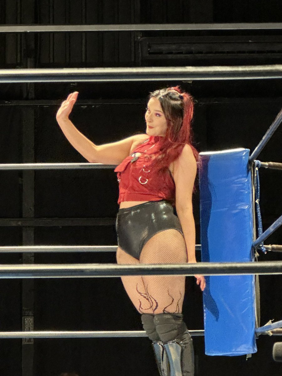 rochelleroguepw's tweet image. The first Australian indigenous wrestler to wrestle in Japan - crazy times ❤️