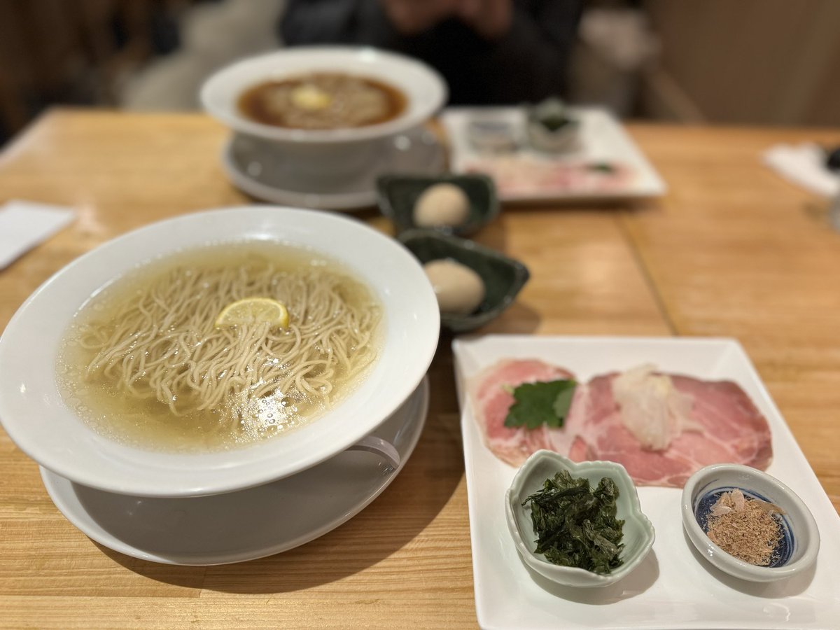 PON_chan37's tweet photo. 高級ラーメンうま過ぎ😍
#麺と向かって鰹 https://t.co/MKVWfWW3QX