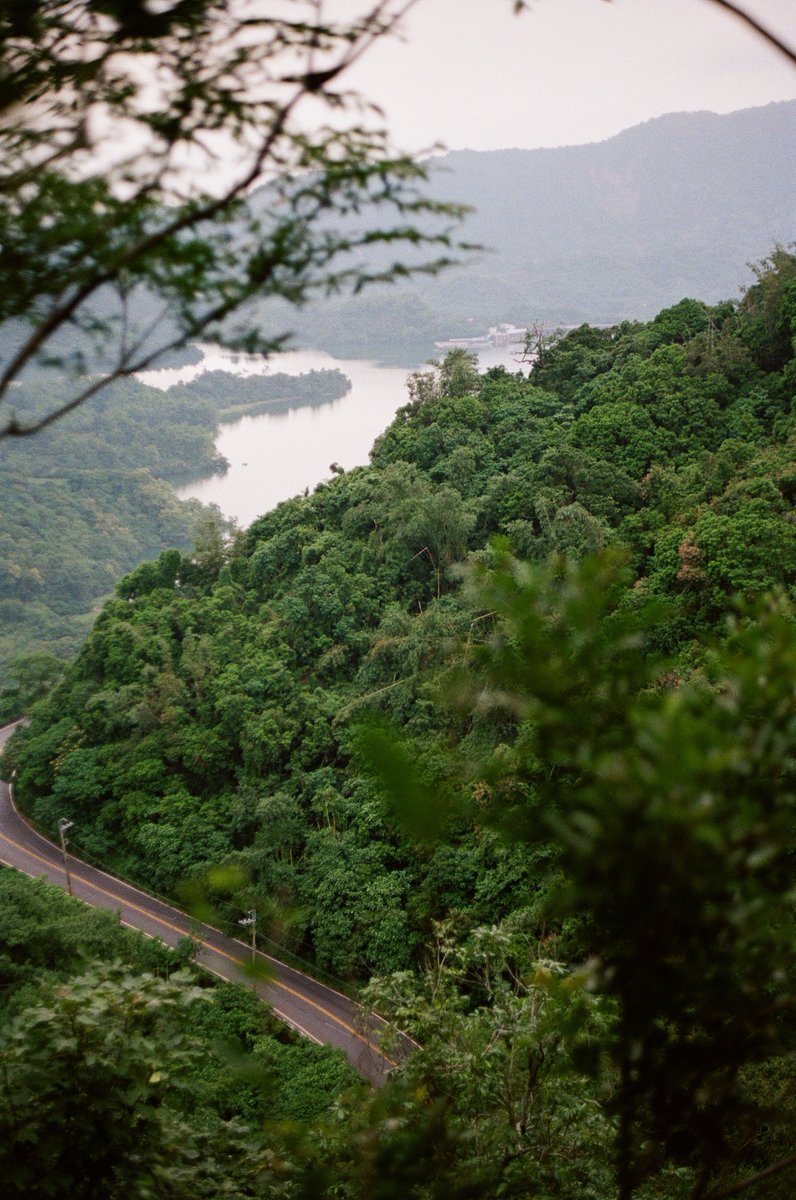 buzzerwalker's tweet photo. 六義山一個小小可以看到南化水庫的拍攝點
#NIKONF4
#fujifilm #C200 #film #Tainantravel https://t.co/5OcZqlKrT9