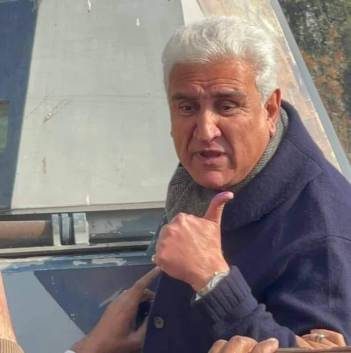 SabeeKazmi786's tweet photo. وفادار شاہ محمود قریشی، یہ دھکے اب ساری زندگی ان کے لیے تمغے بن گیے ہیں۔۔۔۔ https://t.co/APtVmHh6NS