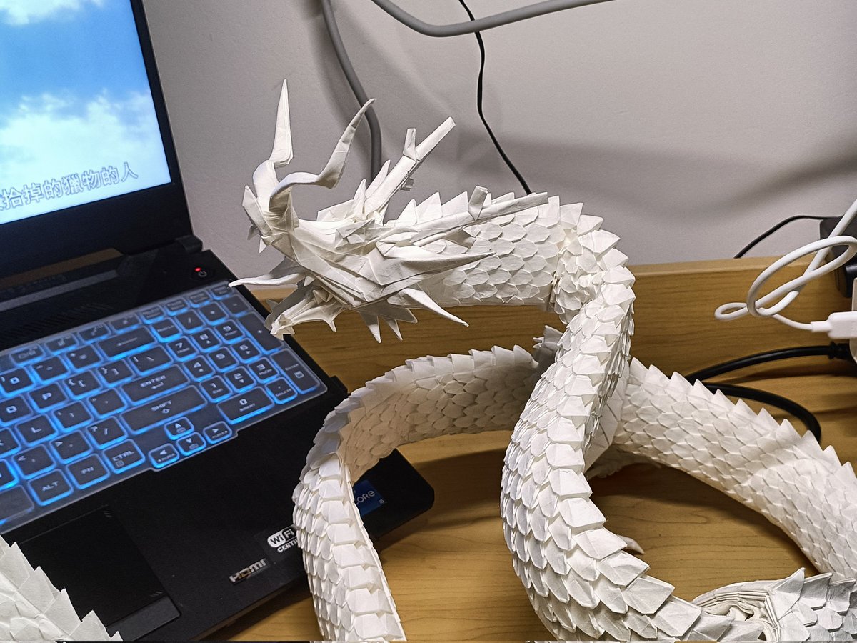 Kaiming_origami's tweet photo. I folded three Ryujins in this year.
Designed by Kamiya Satoshi. https://t.co/QzxkvXP6qv