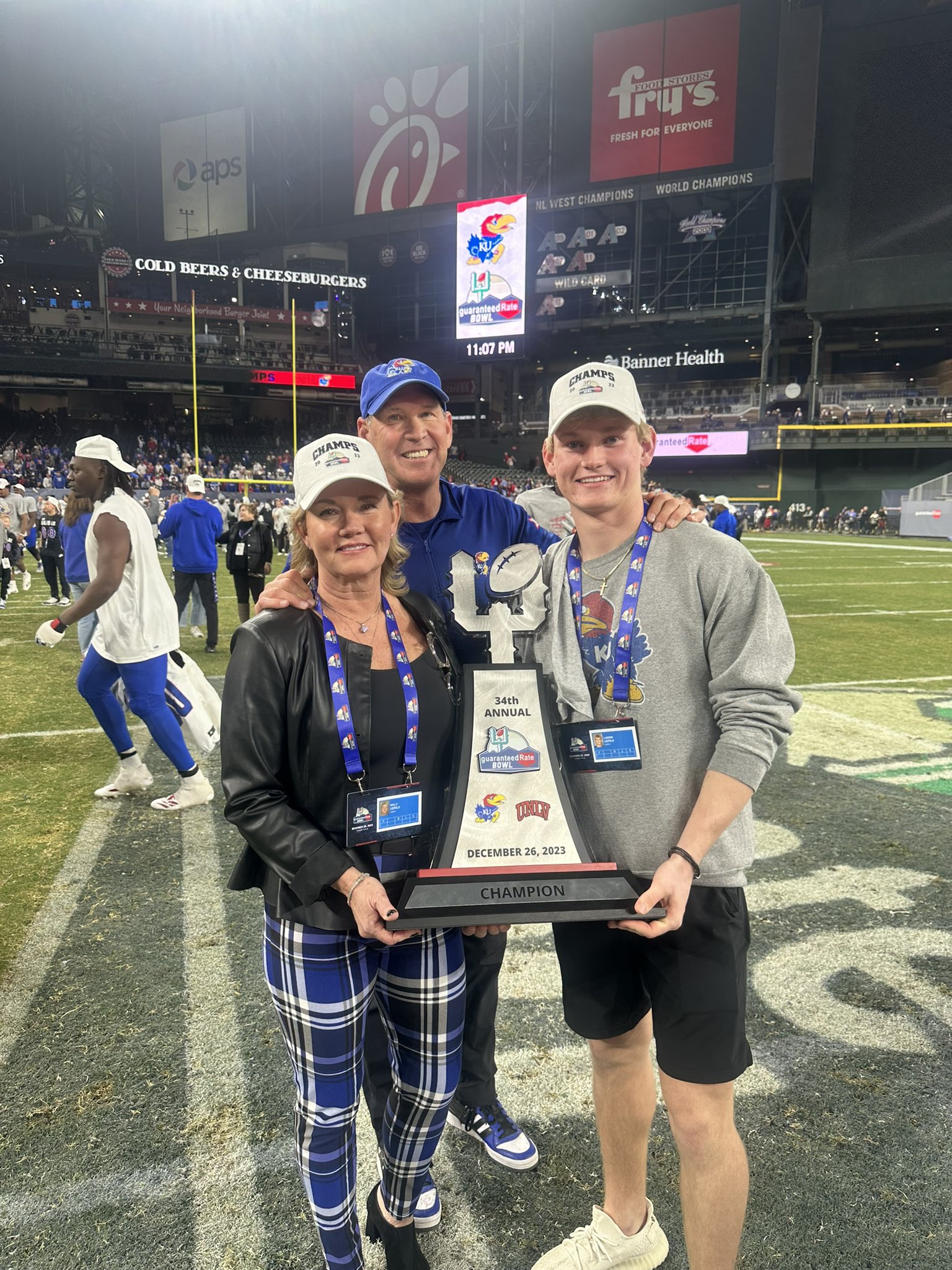 GCVpV6Ab0AAUOwS?format=jpg&name=large