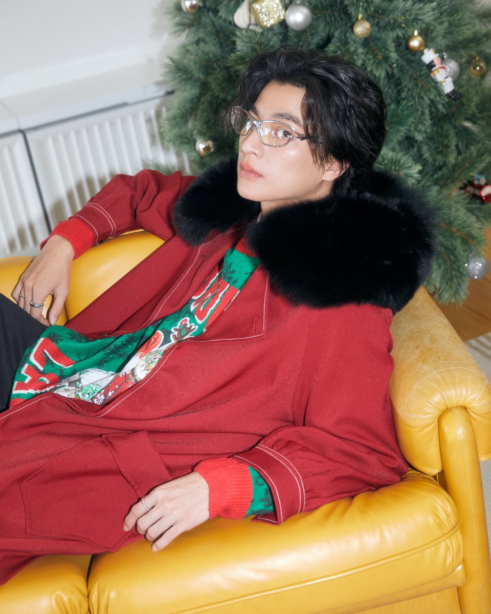 gulfkanawut's tweet photo. Late Christmas, HoHOHoo 🎅🏻🎄
#GulfKanawut https://t.co/ngfaYsopGD
