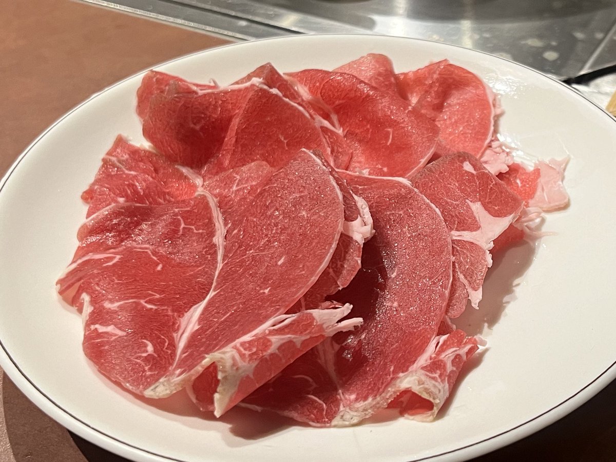 Listerdog's tweet photo. Merry Christmas and happy holidays to all those who celebrate! Sorry for being absent, my parents are going through a move at the moment. Don’t worry, I’m still 100% spoilt!
We celebrated our Christmas Day at our favourite restaurant. This whole plate of raw lean beef - mine 🤤💖 https://t.co/y7PahymQFi