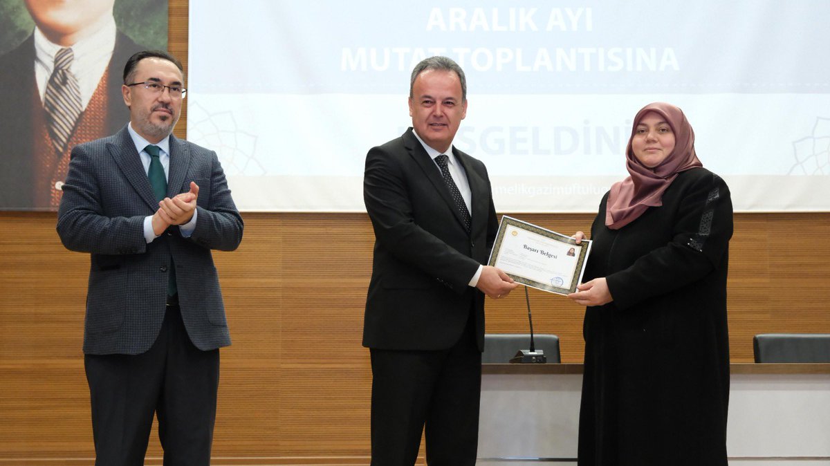 #huzurunşehrikayseri de Melikgazi İlçe Müftülüğü tarafından düzenlenen din görevlileri değerlendirme toplantısına katılım sağlayıp istişarelerde bulunduk.
<a href="/gokmen_cicek_/">Gökmen Çiçek</a> 
<a href="/kayserivaliligi/">T.C.Kayseri Valiliği</a> 
<a href="/Melikgaziilce/">Melikgazi İlçe Müftülüğü</a>