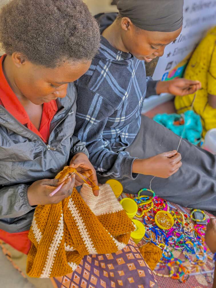 NyinaInitiative's tweet photo. Crafting stories, saving for tomorrow! #TalkToTalkMubwiza is not just about sharing stories and making crafts; it's also about saving for our dreams. we save with purpose, turning stories into opportunities. Together, we're crafting a brighter future! 💪💰
#savewithpurpose https://t.co/eDlpGeYEsU