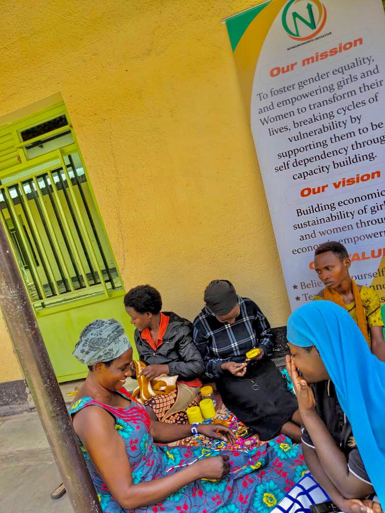 NyinaInitiative's tweet photo. Crafting stories, saving for tomorrow! #TalkToTalkMubwiza is not just about sharing stories and making crafts; it's also about saving for our dreams. we save with purpose, turning stories into opportunities. Together, we're crafting a brighter future! 💪💰
#savewithpurpose https://t.co/eDlpGeYEsU