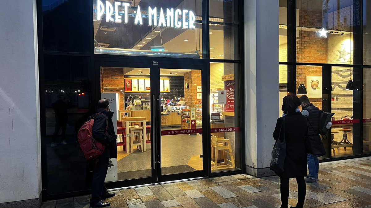 ross_sergeant's tweet photo. What a missed opportunity. 7.58am and the opening time is 8am yet the managers turn their back to three waiting customers until 8am on the dot. Could be *such* and easy customer opportunity. @DominicSergeant #marketing https://t.co/nstMAghMCZ