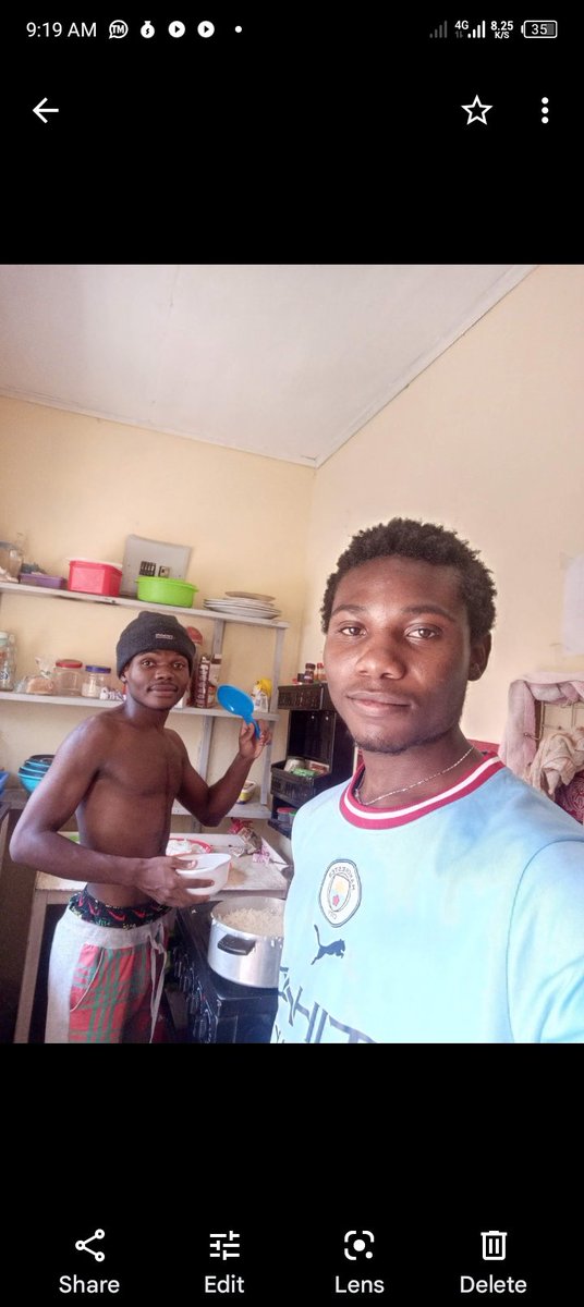 shatta_knight's tweet photo. Bro https://t.co/lrWItEA4hr
