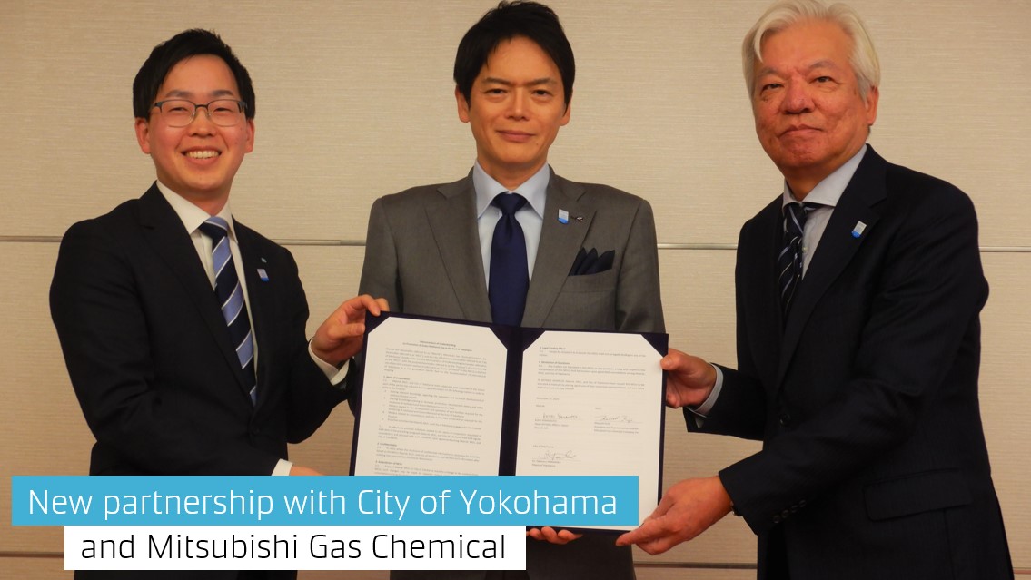 🌿 We have signed a collaborative agreement with the City of Yokohama and Mitsubishi Gas Chemical.
With our commitment to a #sustainable future, we´re driving the development of #greenmethanol bunkering #infrastructure in Yokohama. 
Read more: lnkd.in/dPTSy25f
#Maersk