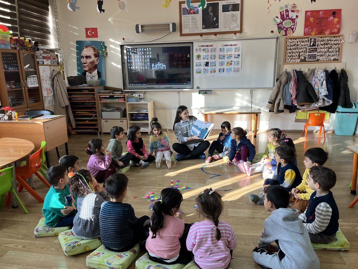 Hamravatanaokul's tweet photo. Hamravat anaokulu olarak #dilimizinzenginlikleriprojesi kapsamında
#etkişelimlikitapokuma yöntemleri ile birçok hikaye okuyoruz💛🙏
@tcmeb 
@Yusuf__Tekin 
@Diyarbakirmem 
@YenisehirMEM https://t.co/homOazlrfh