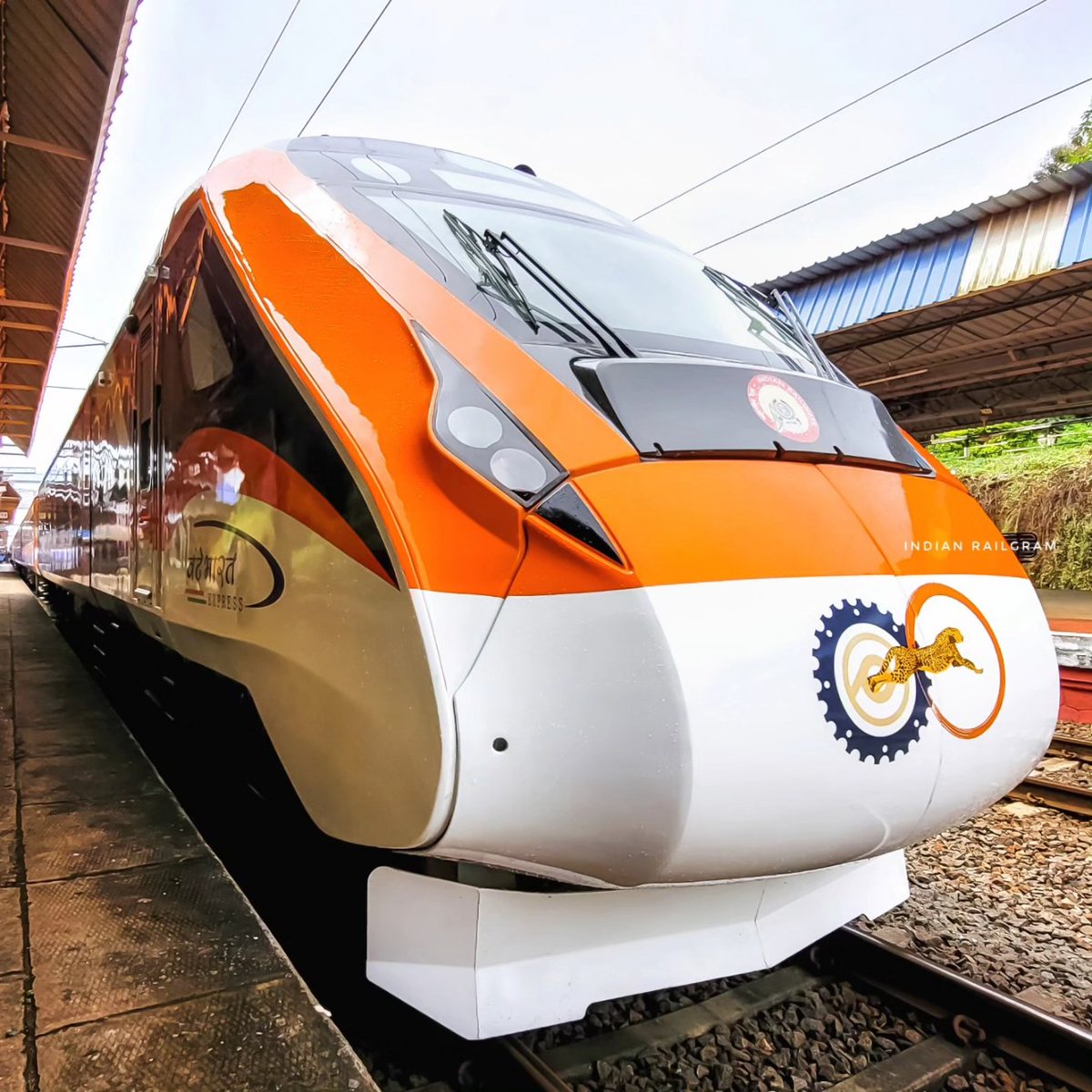 🧡 Saffron Vande Bharat Express at Kasaragod Railway Station 🧡
<a href="/AshwiniVaishnaw/">Ashwini Vaishnaw</a> <a href="/DRMPalghat/">Palakkad Division</a> <a href="/GMSRailway/">Southern Railway</a> <a href="/TVC138/">TVC Division</a> <a href="/RailMinIndia/">Ministry of Railways</a>
