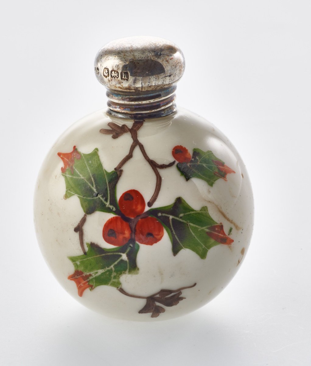HarrisPreston's tweet photo. Did you know that our scent bottles arrived in 50+ shoe boxes π§΄ containing 2748 different uniquely designed bottles?
Here is one of our festive favourites! ποΈ
#MuseumsTwitter https://t.co/vqbuyk4izu
