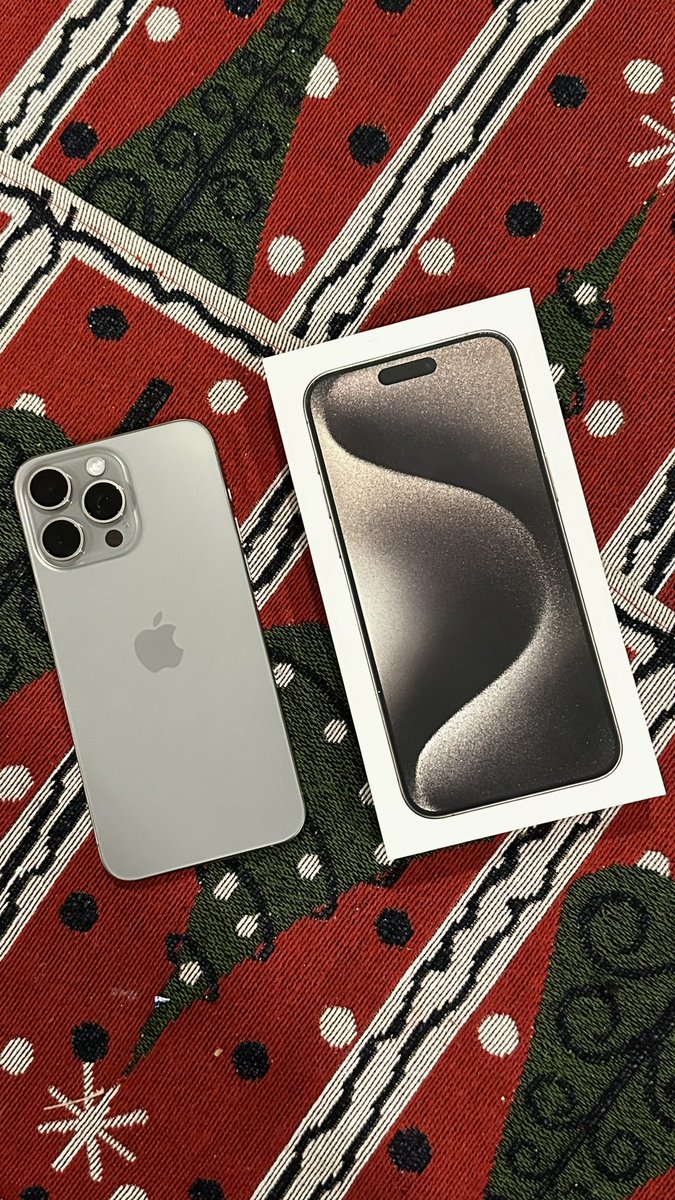Elmaravisado's tweet photo. Christmas gift for myself 🤍🎄

#iPhone15ProMax https://t.co/rmiHQZanLW