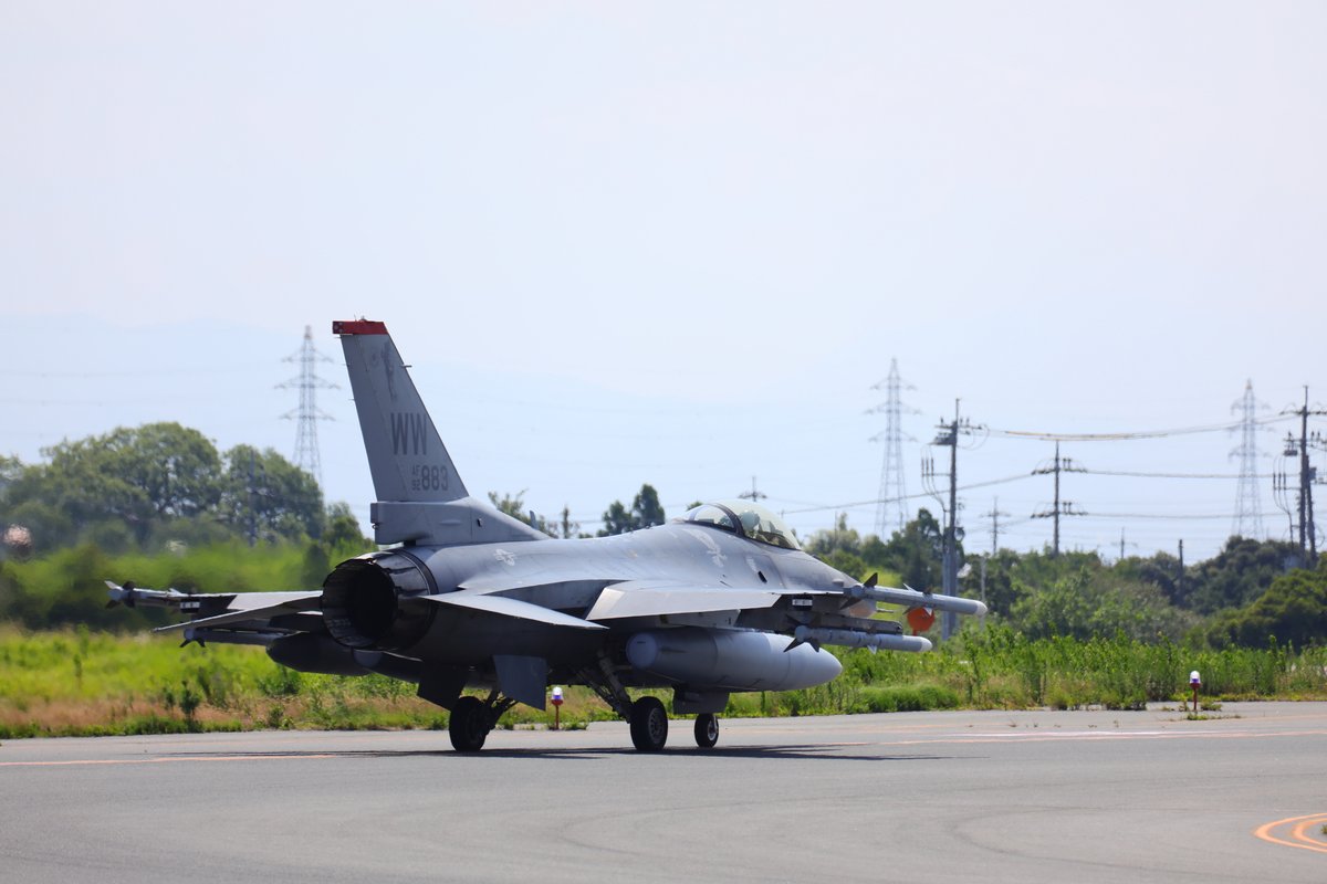 lanner51's tweet photo. 美保でのF-16は神シーン😍 https://t.co/1RgYF6AWXD