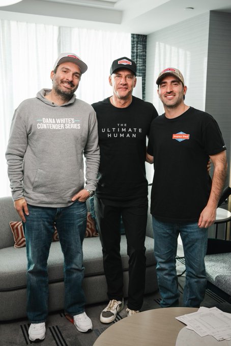 I went on Gary Brecka&rsquo;s podcast with @sammy to talk about our health journey and creating products with<a class="tags" target="_blank" title="On Twitter" href="/?out=eyJ0eXAiOiJKV1QiLCJhbGciOiJIUzUxMiJ9.eyJpYXQiOjE3MTk1NzE0OTgsImlzcyI6InR3cG9ybnN0YXJzLmNvbSIsIm5iZiI6MTcxOTU3MTQ5OCwiZXhwIjoxNzUxMTA3NDk4LCJyZWRpcmVjdF91cmwiOiJodHRwczovL3R3aXR0ZXIuY29tL3NhbW15In0.hGB6x7ZjdRb3yJ2OWdr2-xqwW3bzj4Azg1vv4y2qYI6vbmuTwD3Fxx4S1n_qD7_w2b1ODtib9bGMEh0KpJz0qA">@sammy</a>