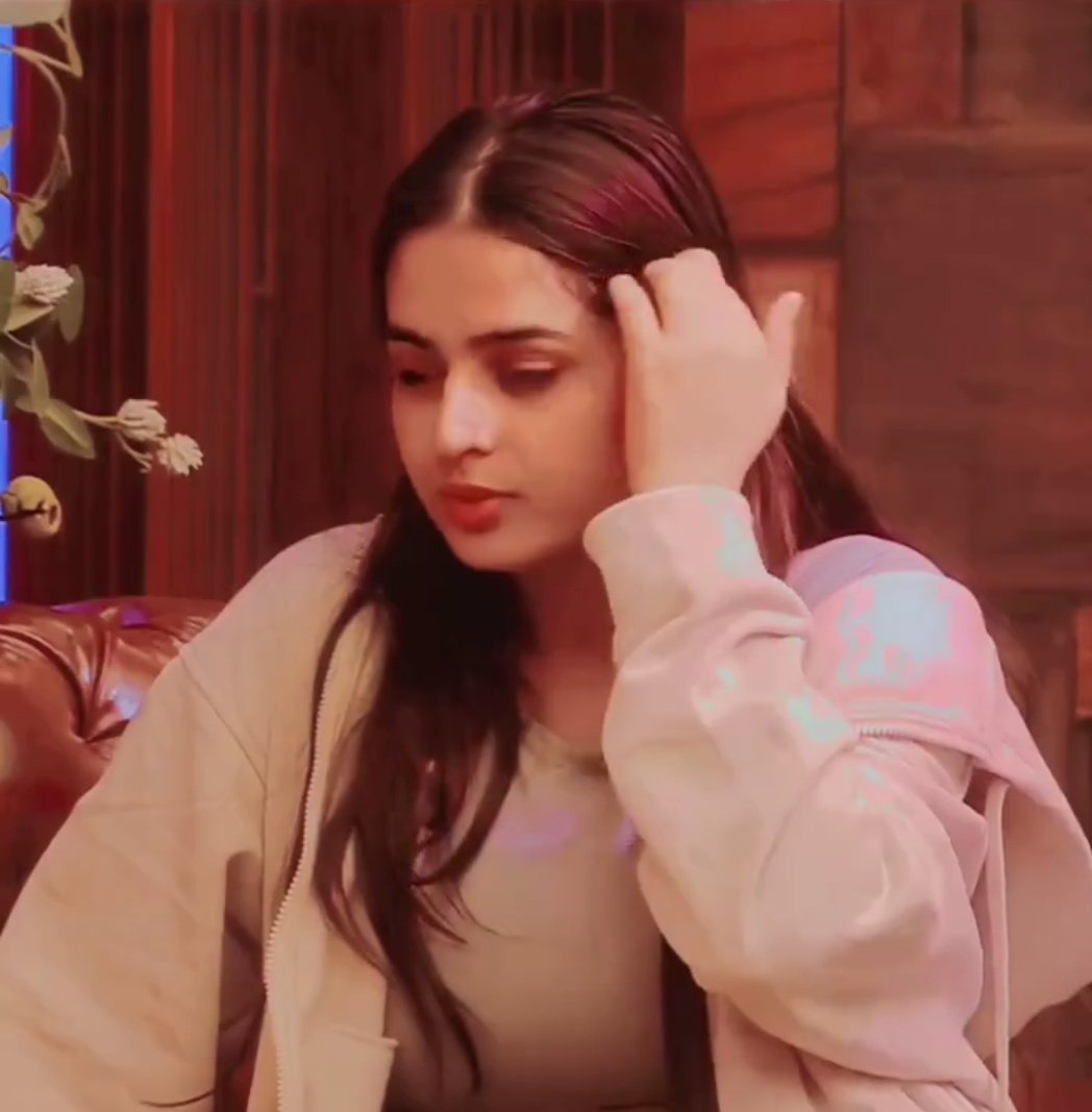 nady_asim_'s tweet photo. Where is gender equality? 
#MunawarFaruqui #MunSha 

Isha broke up with Abhishek Kumar and entered into a relationship with another guy a month later. #BiggBoss17 

Public: It's good that Isha has moved on.

Munawar Faruqui: Munawar tried a lot to fix everything, but it didn't happen. That's why Munawar also moved on and entered a relationship with Ayesha Khan.

Public: How did Munawar move on so quickly? He's doing everything for the game, etc.

Where is gender equality? When a girl does it, it's accepted, but when a guy does it, he's labeled as "tharki"