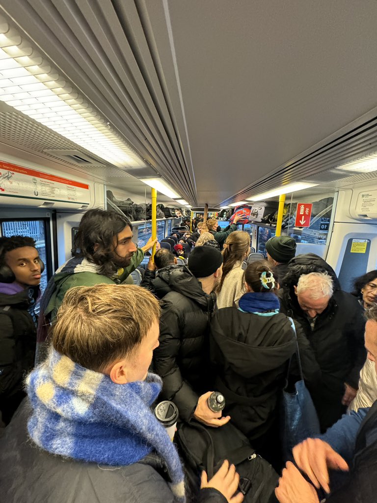 Danny Knott (@_dannyknott) on Twitter photo Hey <a href="/LNRailway/">London Northwestern Railway</a> Maybe need to rethink the whole ‘sell as many tickets as possible’ idea… Hey <a href="/LNRailway/">London Northwestern Railway</a> Maybe need to rethink the whole ‘sell as many tickets as possible’ idea…