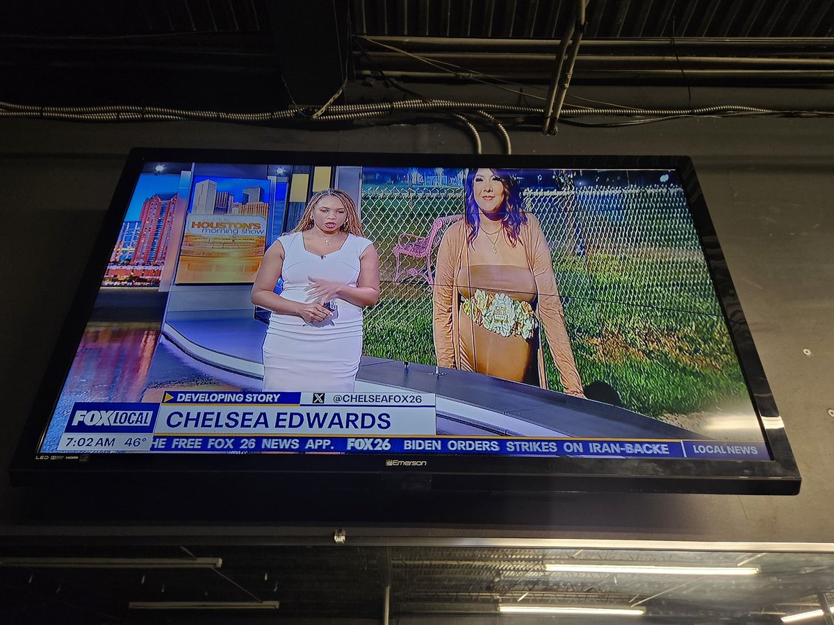 hardcorespin's tweet photo. Happy Hump Day, tune in to @FOX26Houston with @DDillardTV @DeniseFOX26 @Fox26Mike @ChelseaFox26 right now to get your city of Houston news updates. We are locked in here at #GloryFitness #1Fox26NewsFan https://t.co/ii1vGuUQw5