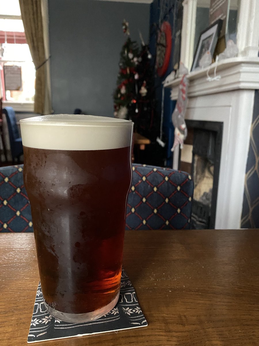 LeeMorris7's tweet photo. First away game for some time, thought I’d start it properly 😃🍻 https://t.co/bTDs7km5VM