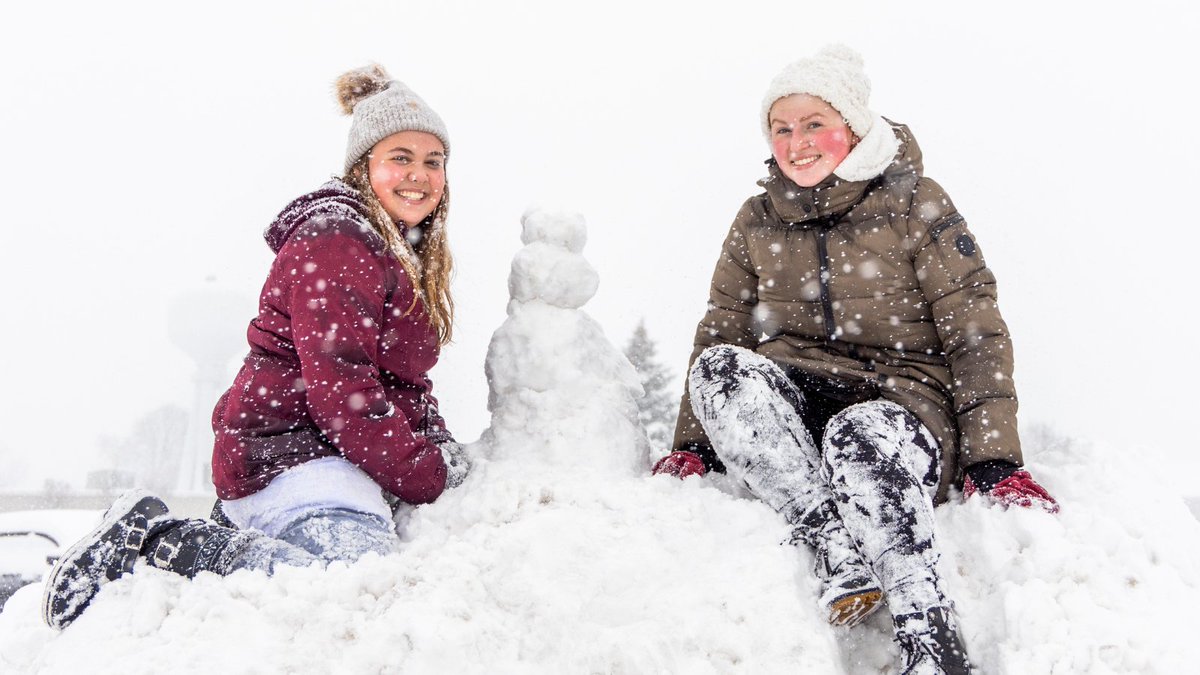 Winters in Winona are elite❄️😍⛄ It might be cold, but there's still plenty to do in the Village at Winona! Find out what's happening in the area here: go.grace.edu/TheVillageAtWi… #LifeAtGrace #WinonaLake #MidWestLife #ConnectedCommunity