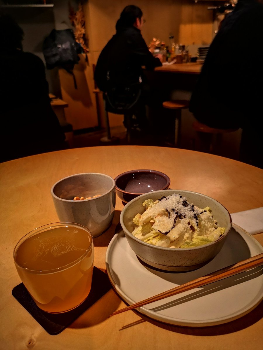 maron_coffee's tweet photo. #東京カフェ散歩
#Another8
目黒駅西口から権之助坂を下り徒歩約5分の位置にあるクラフトビールを提供するバー。種類も多く、サイズもS、M、Lと選択できるのでお酒が苦手な方でも嬉しい。店内は間接照明を活かした落ちついて会話できる雰囲気。デートの二次会などにも利用可能。是非一度お越し下さい。 https://t.co/0mZV2aVU1M